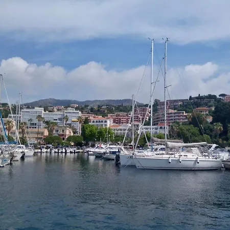 Moderne Avec Terrasse, Parking Et Clim Au Lavandou - 4 Couchages - Fr-1-251-122